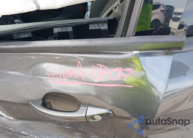 1FADP3M26JL302313: 43981047