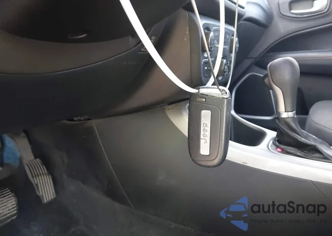 3C4NJCAB6JT255003: 43981130