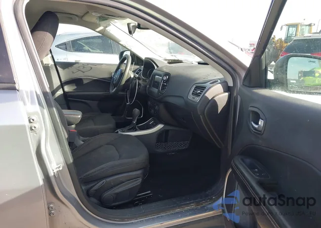 3C4NJCAB6JT255003: 43981130