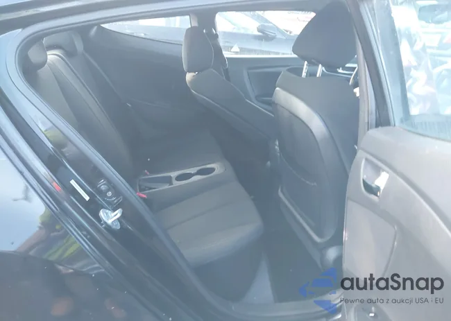 KMHTC6AD7CU074338: 43981253