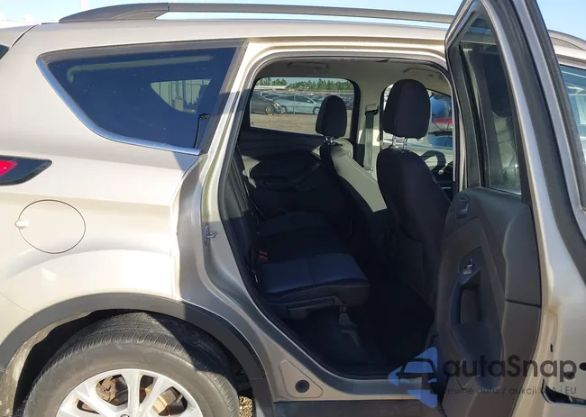 1FMCU0GD1HUC86869: 43980307