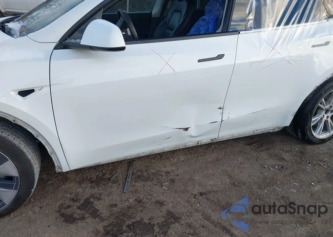 5YJYGAEE2MF180095: 43980331