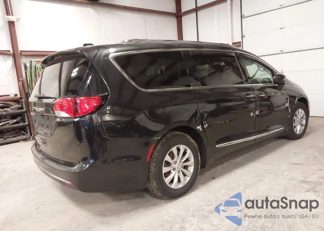 2C4RC1BG3JR253870: 43980340