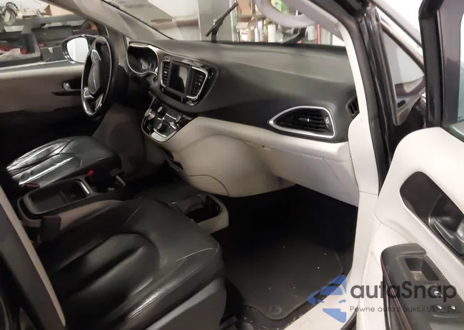 2C4RC1BG3JR253870: 43980340