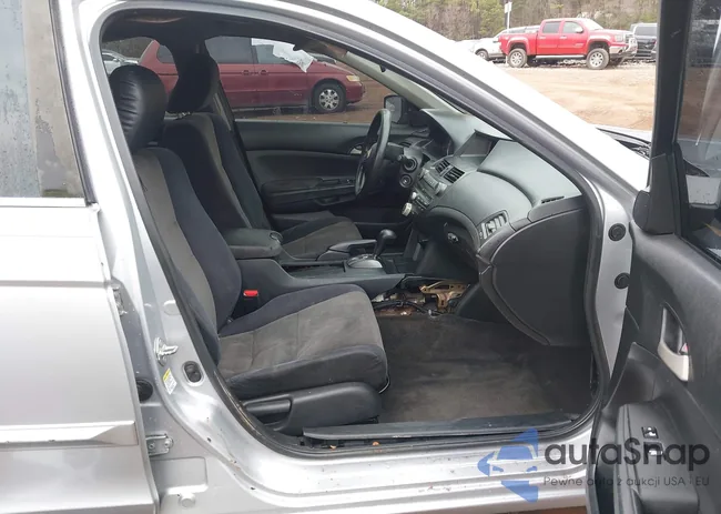 1HGCP2F44AA084089: 43980408