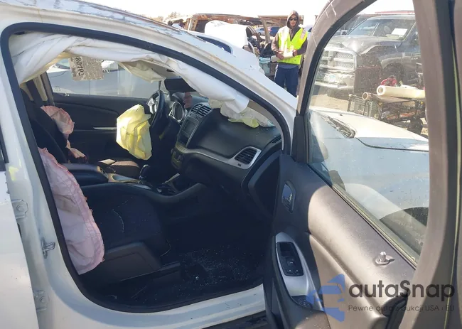 3C4PDCBB1KT866332: 43980467