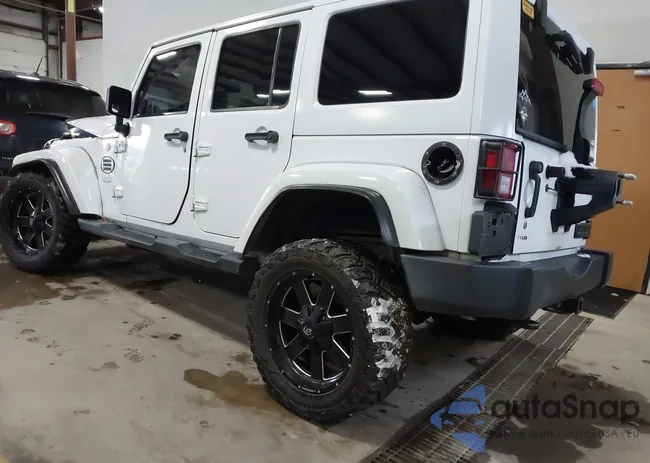 1C4BJWEG9EL196007: 43980485