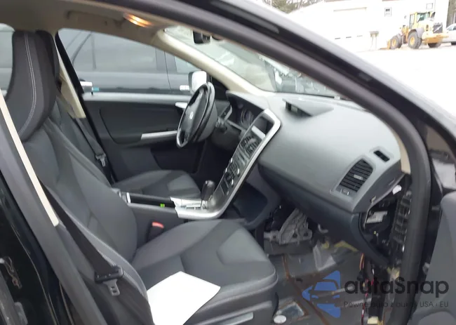 YV4960DL3A2106567: 43980645