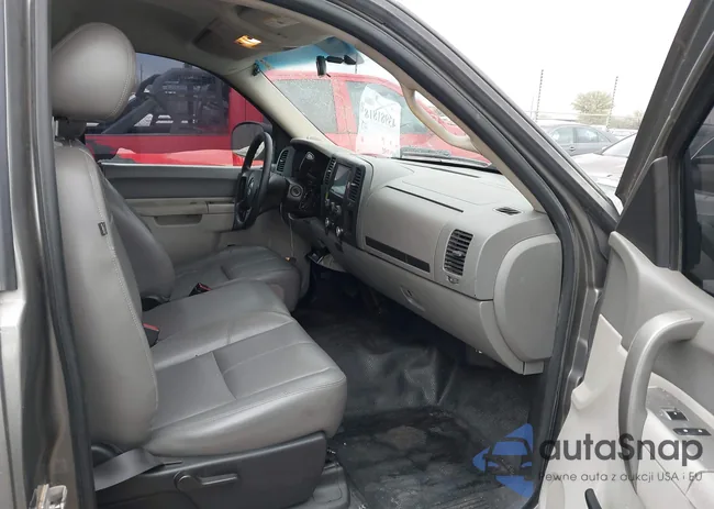 1GCNCPEX0DZ125609: 43981818