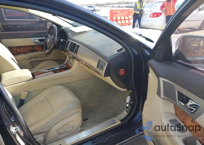 SAJWA0GB2BLS19186: 43981894