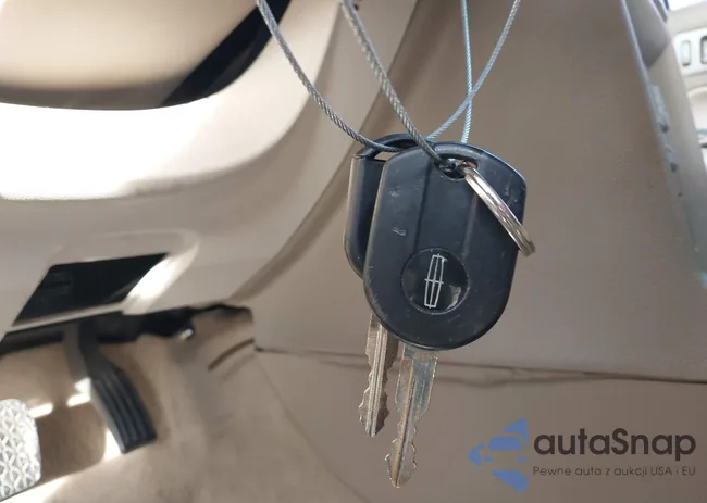 3LNHM26T77R640412: 43981897