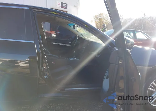 JN1CV6AR9CM681161: 43981898