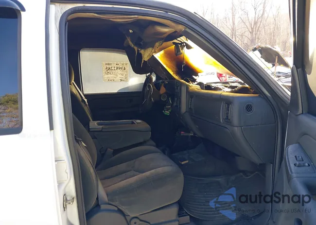 1GCHK23235F812144: 43982285