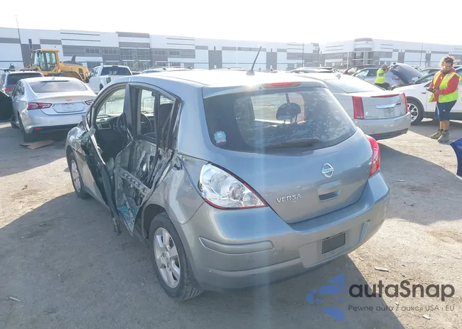 3N1BC13E29L488447: 43981638