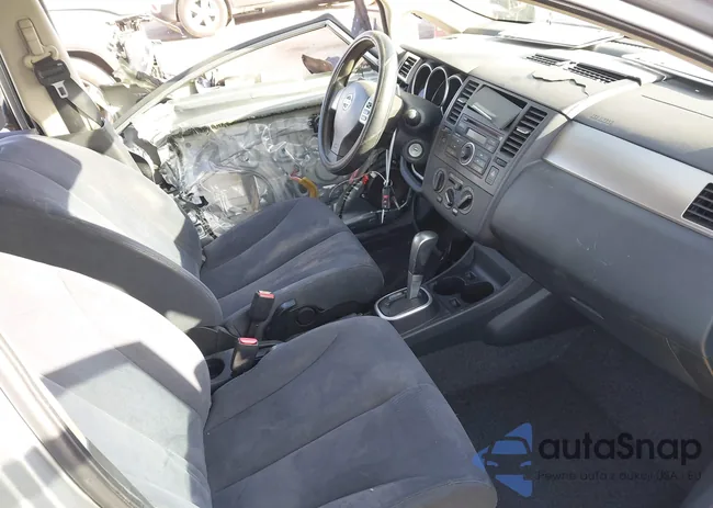 3N1BC13E29L488447: 43981638