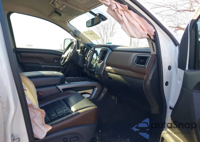 1N6BA1F43HN553162: 43982775