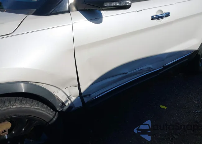 1FM5K7F89FGA52034: 43982823