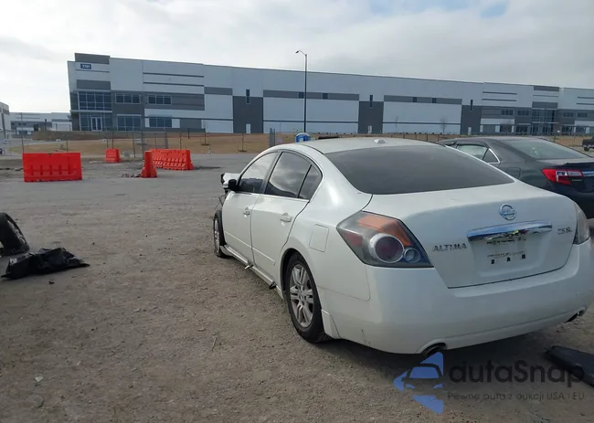 1N4AL2AP0BN401241: 43982904