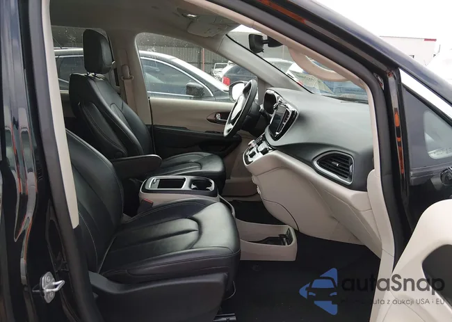 2C4RC1BG3RR154963: 43982960