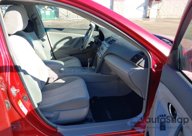 4T4BF3EK8AR004019: 43983226