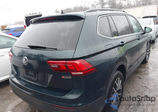 3VV2B7AX5KM157595: 43982493