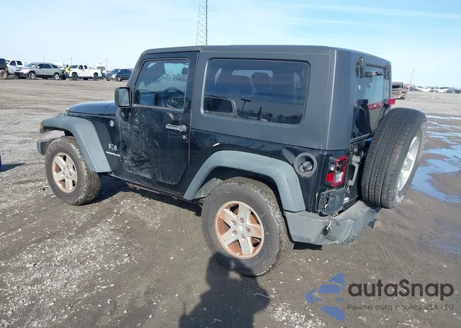 1J4FA24199L710302: 43982565