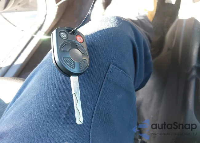 1FADP3F24DL133040: 43983843