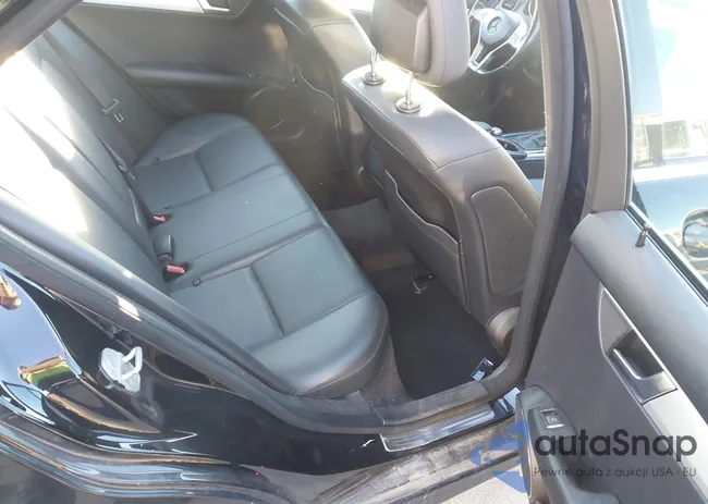 WDDGF8BB8CA614728: 43983940