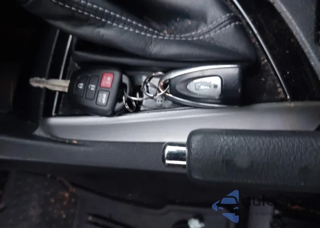 2T1BURHE4GC675559: 43984167