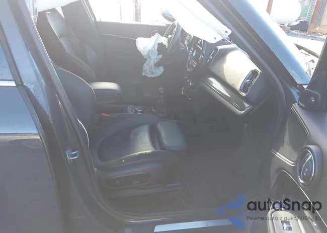 WMZYT5C54K3E70180: 43984272