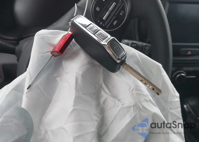 KNDJ23AU1S7266879: 43984278