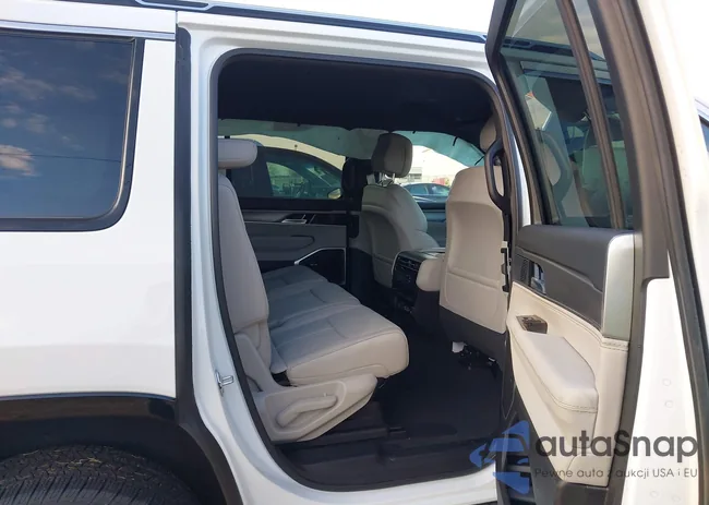 1C4SJVAP0SS502593: 43983305