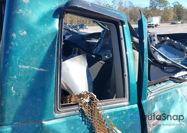 1GCEC19M2VE215608: 43983365