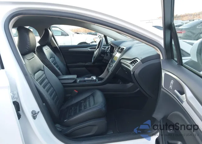 3FA6P0LU8LR183176: 43983473