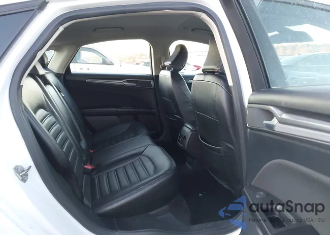 3FA6P0LU8LR183176: 43983473