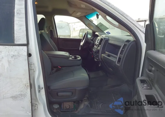 3C6TR4HTXFG584251: 43983525