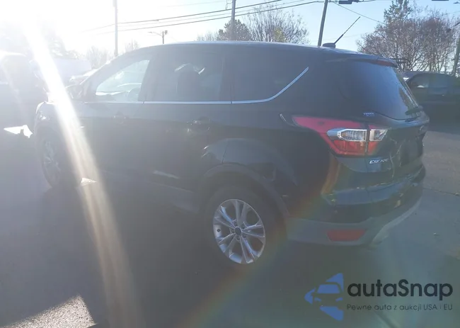 1FMCU0GD5HUA75092: 43983606