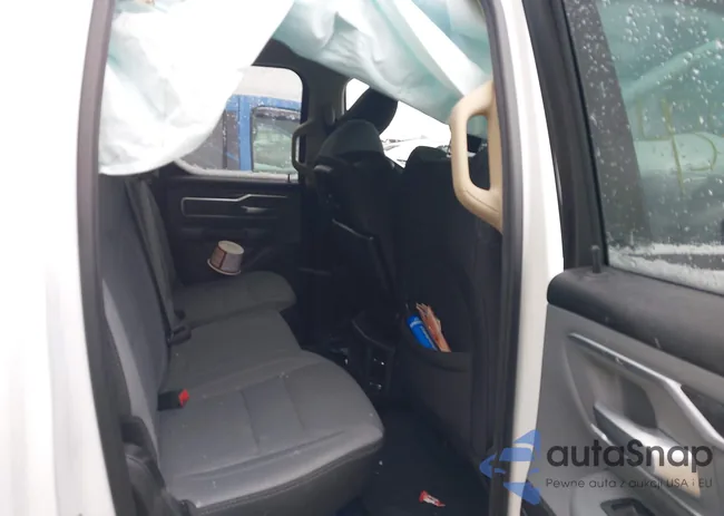 1C6SRFBT8KN890477: 43983618