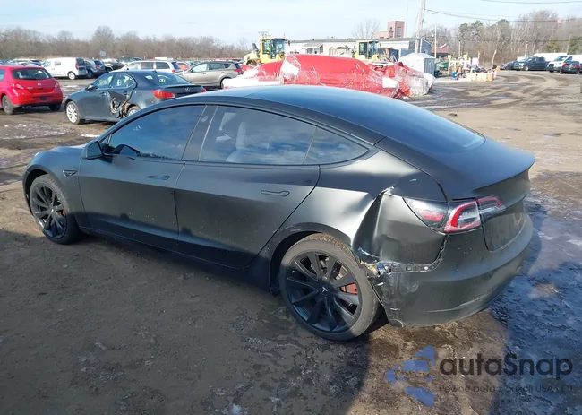 5YJ3E1EB1JF097680: 43983646