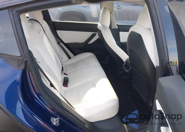 5YJ3E1EB1JF097680: 43983646