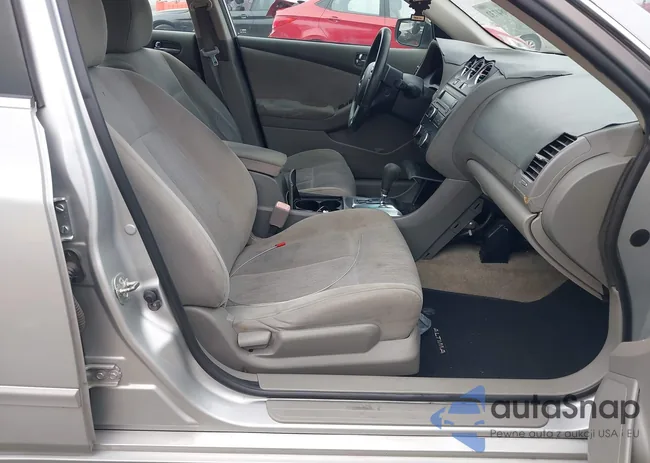 1N4AL2AP1CN438218: 43984732