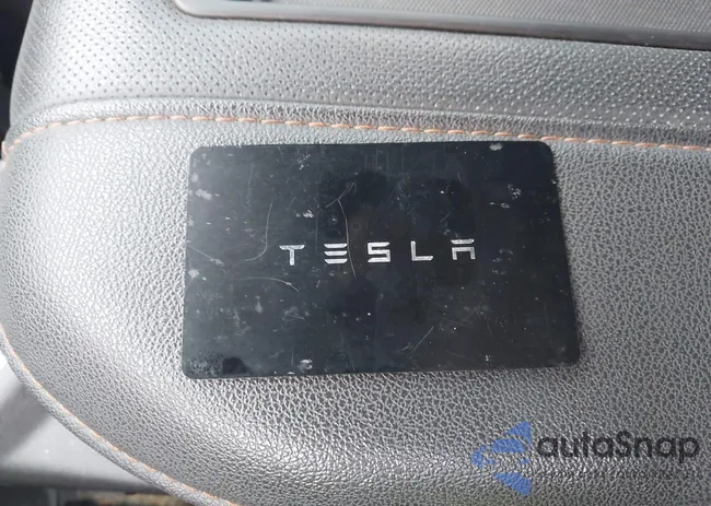 5YJ3E1EB1KF385555: 43984736