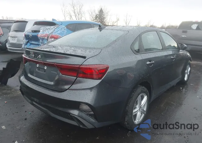 3KPF24AD4RE708981: 43984802