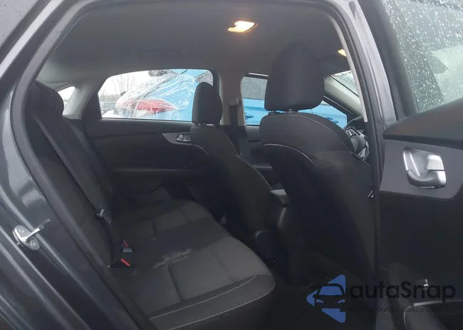 3KPF24AD4RE708981: 43984802