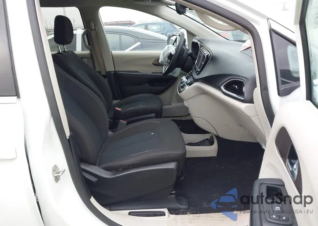 2C4RC1CG3PR621682: 43984879