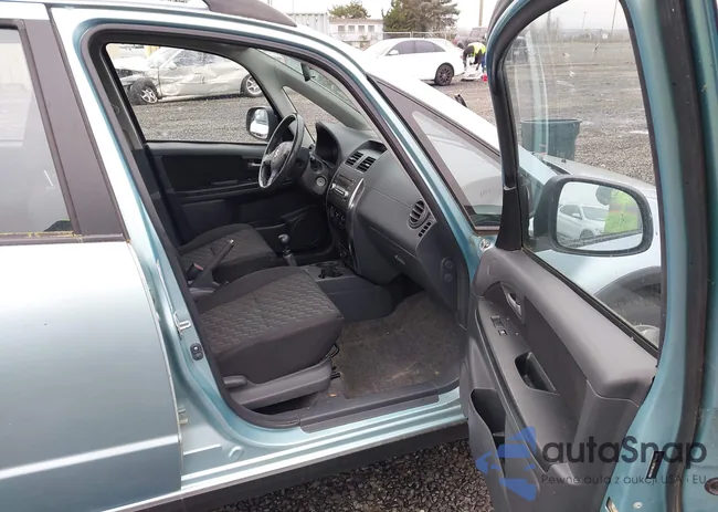 JS2YB413795101099: 43985072