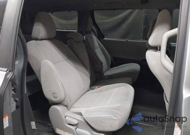 5TDKZ3DCXJS937683: 43984413