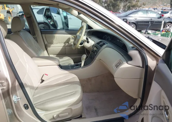 4T1BF28B51U131570: 43984632