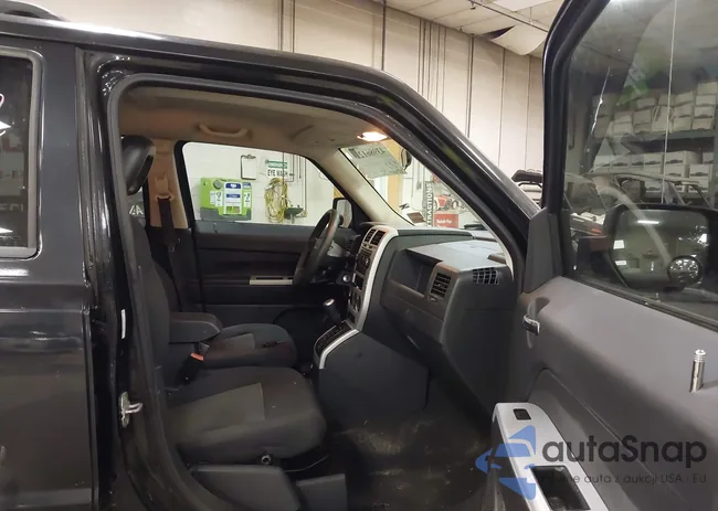 1J8FT28WX8D534562: 43986122