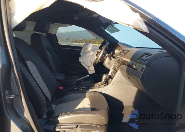 1VWJM7A32JC040295: 43985352